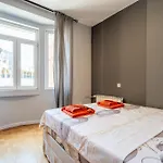 Downtown Apartment Eymi