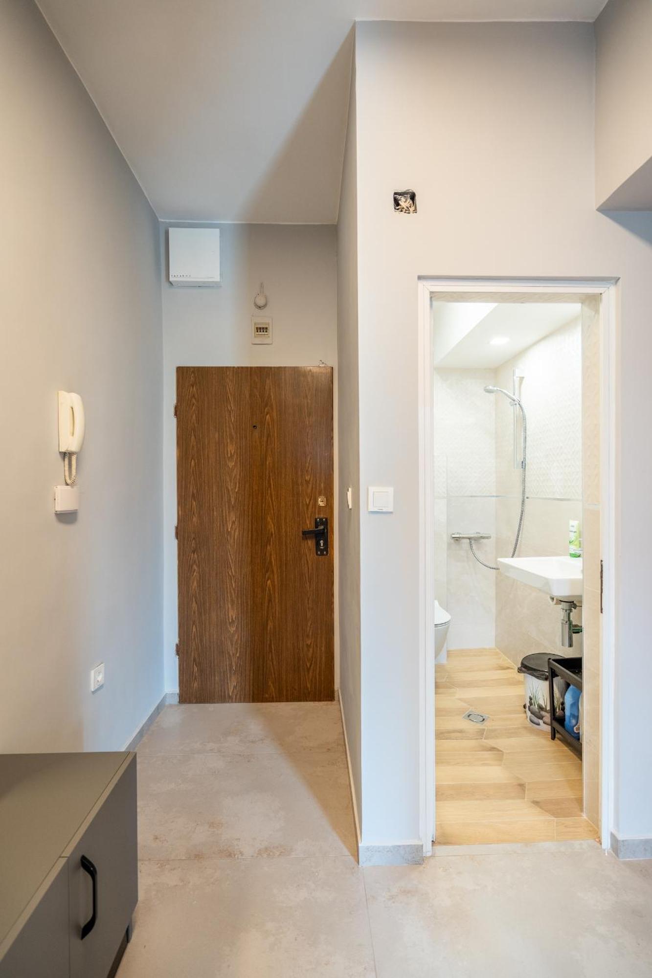 Apartament Downtown Eymi *