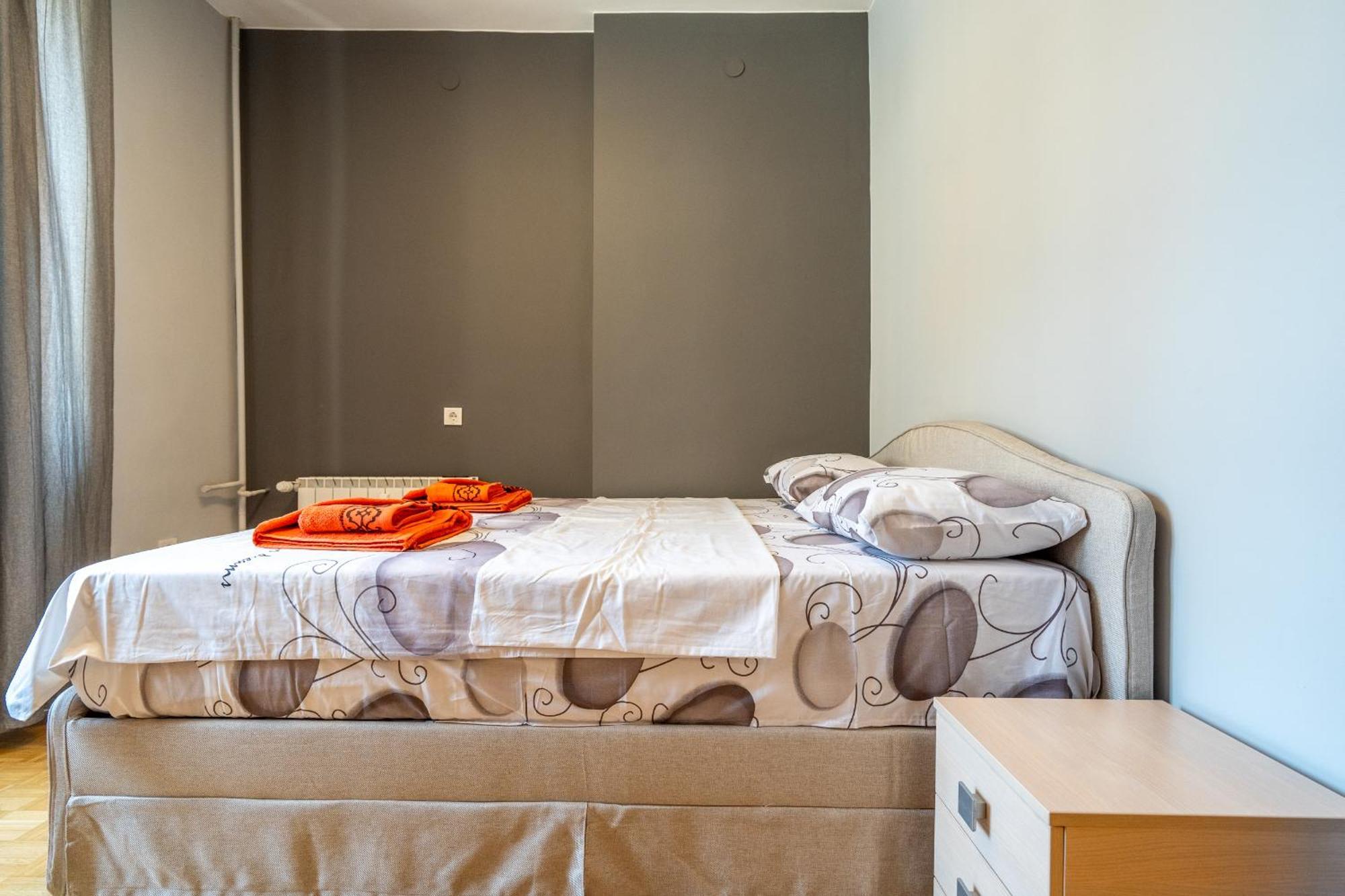 Downtown Eymi Apartament *