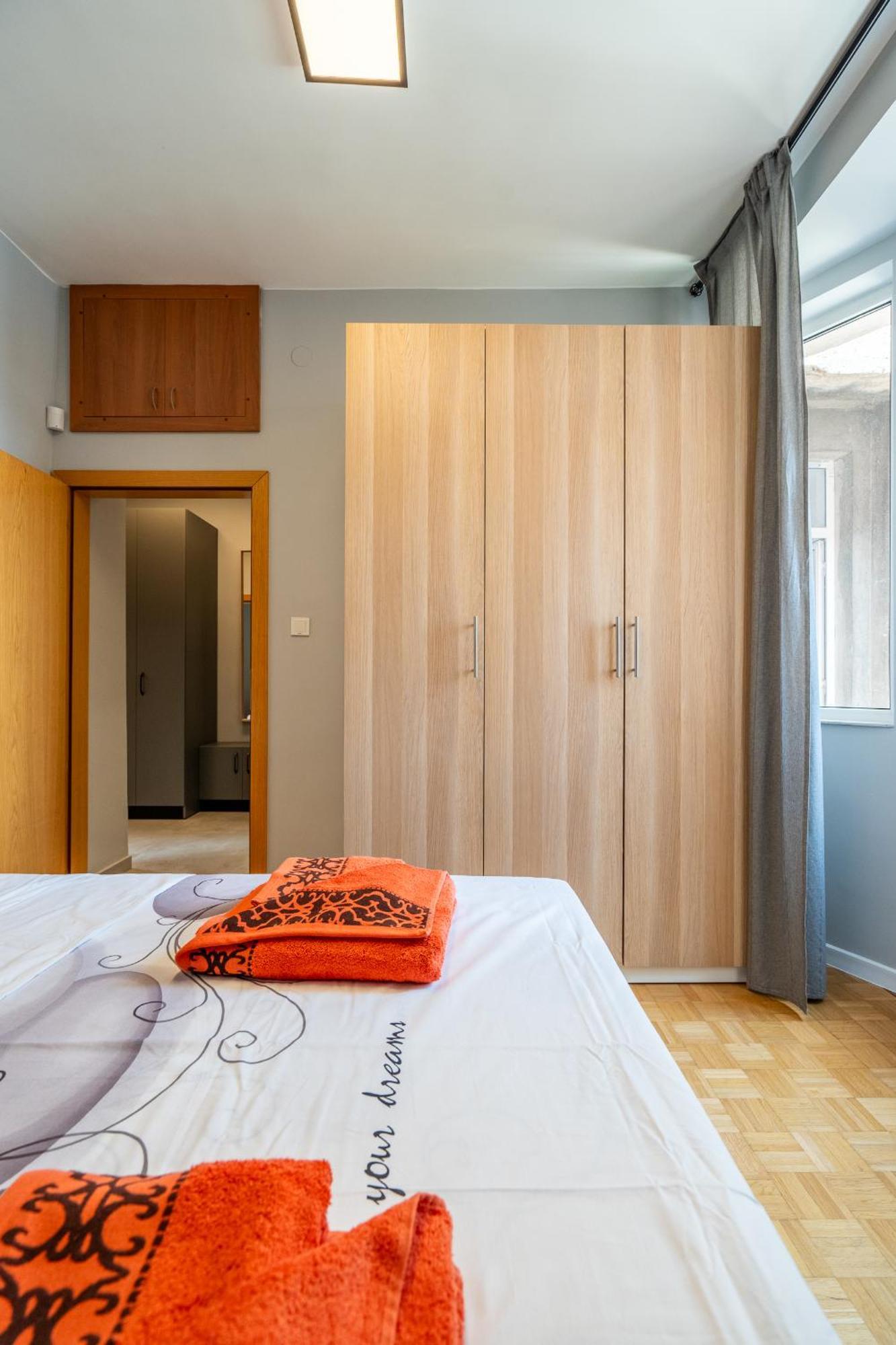 Downtown Eymi Apartament *
