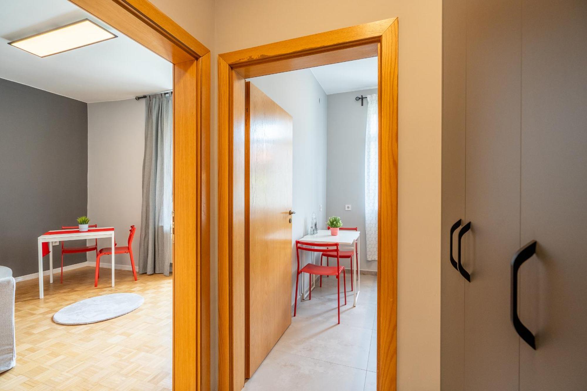 Apartament Downtown Eymi *